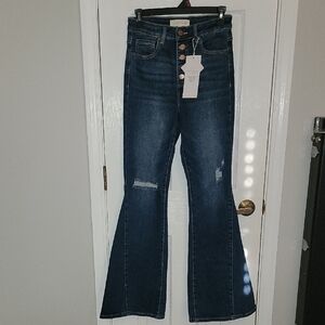 Risen Flare Jeans